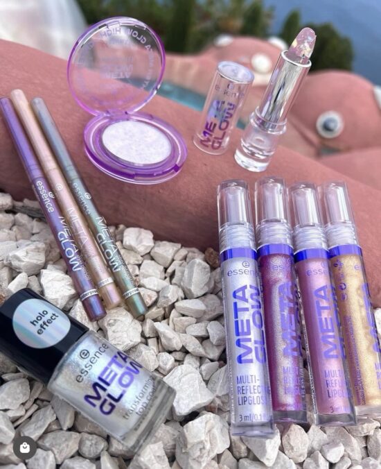 ESSENCE META GLOW COLLECTION